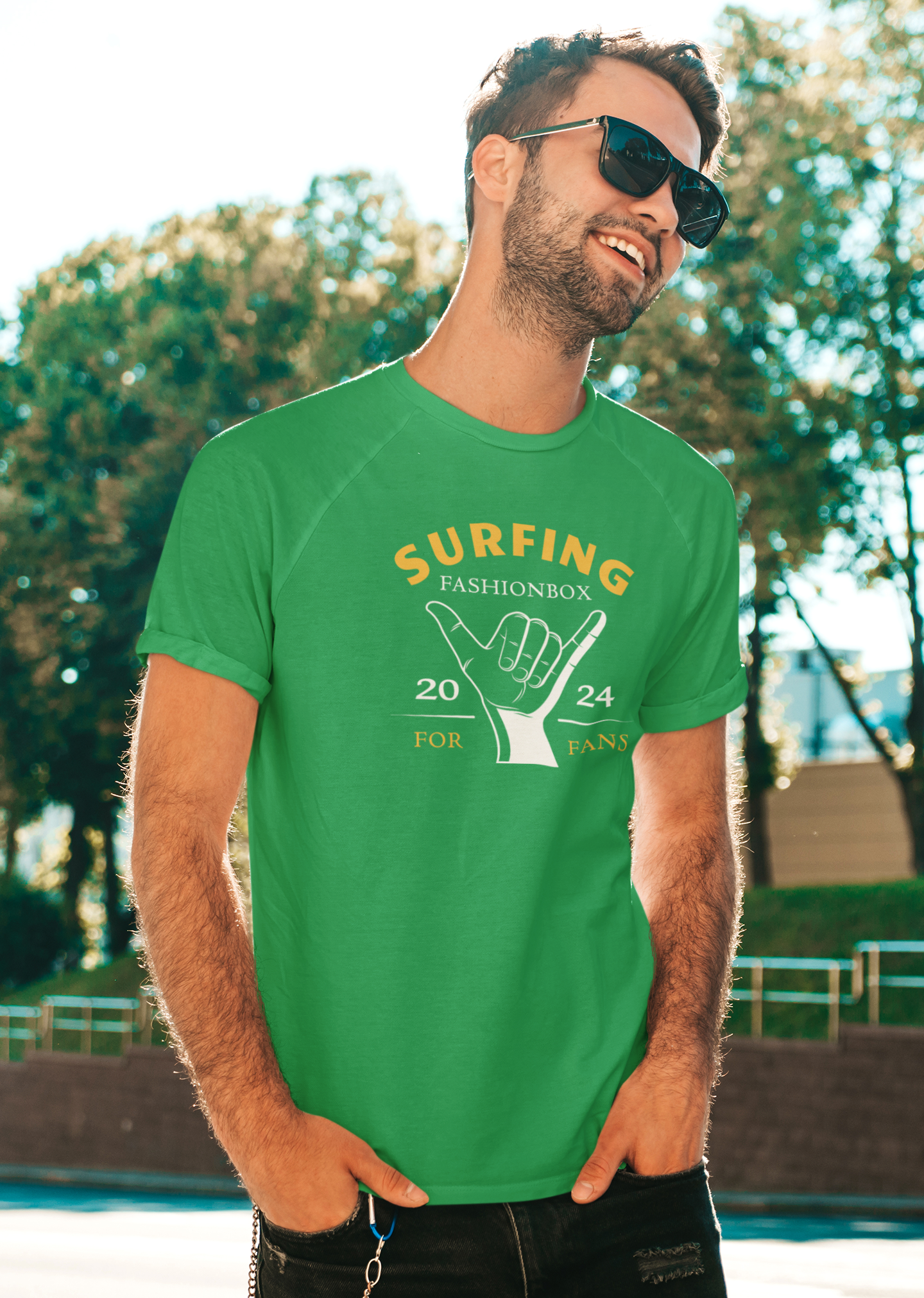 Surfing Hand FB t-shirt - FashionBox